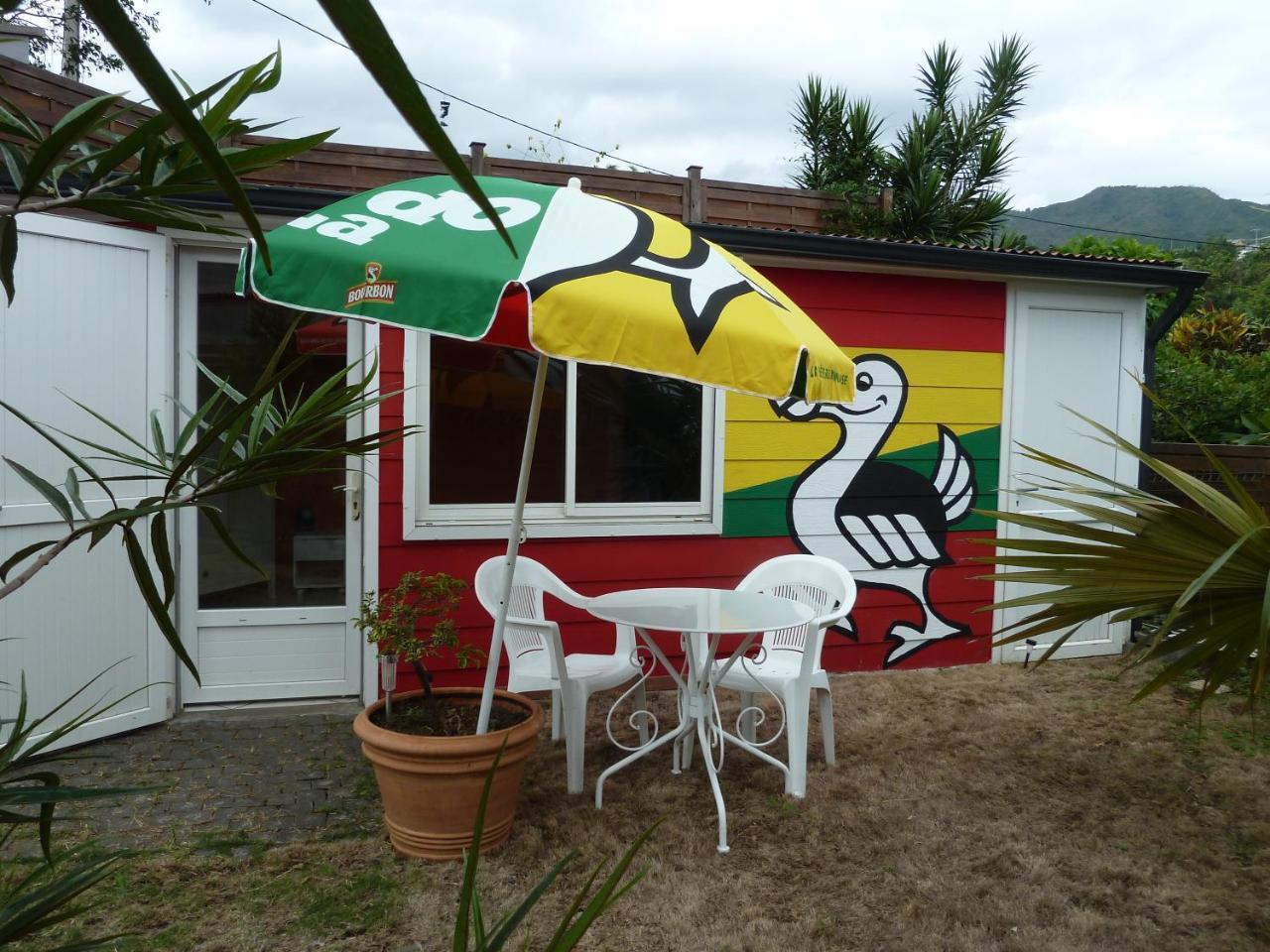 Maison Joss Studio Proche Aeroport Sainte-Clotilde Exteriér fotografie